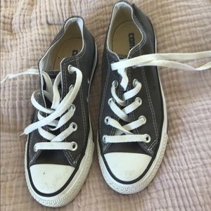 Converse charcoal canvas sneaker